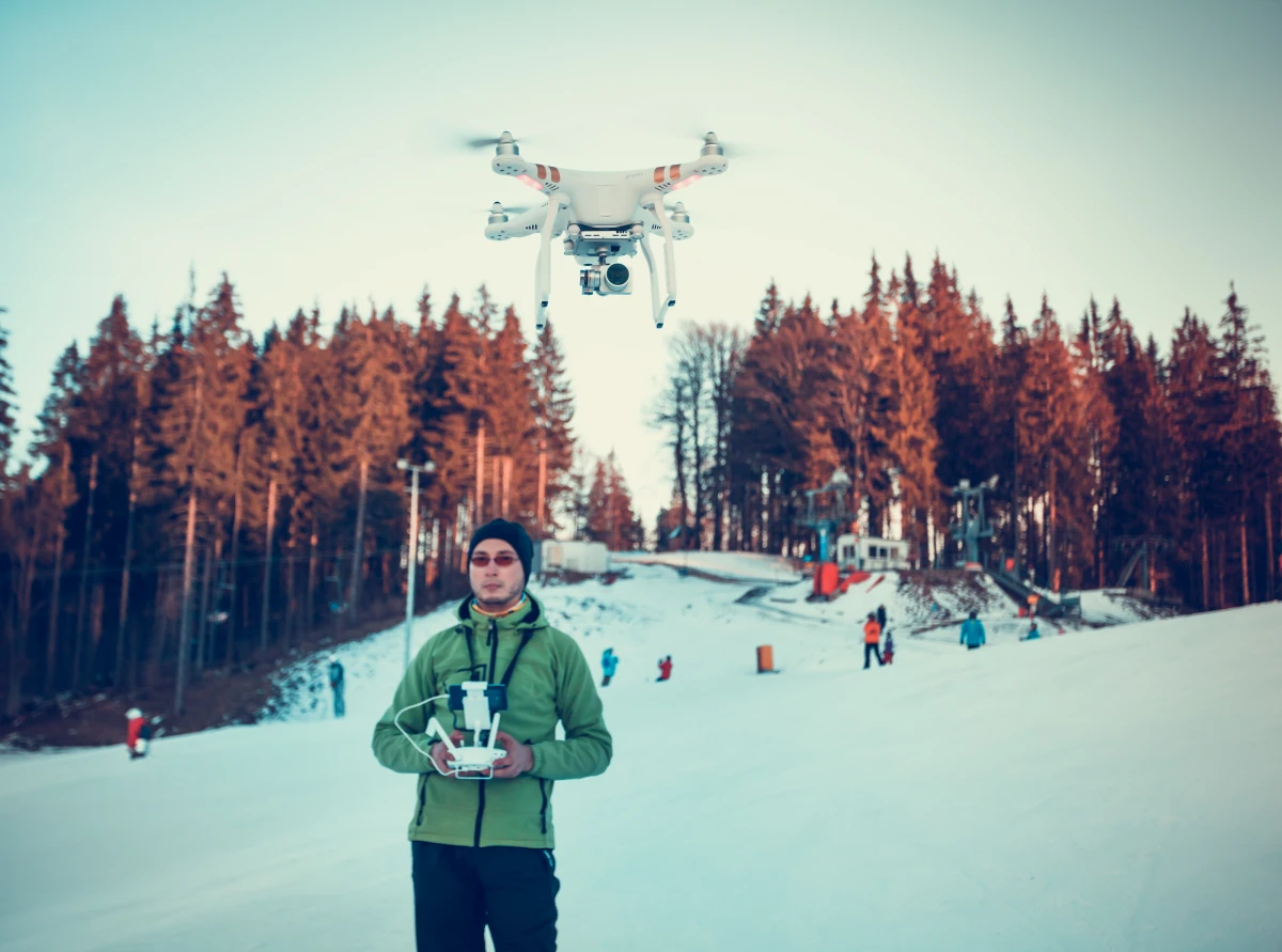 Drones et robots volants : le défi de la régulation juridique dans un ciel en mutation